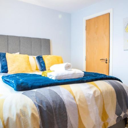 Newly Furnished Appartment Near Train Station ولفرهامبتون المظهر الخارجي الصورة