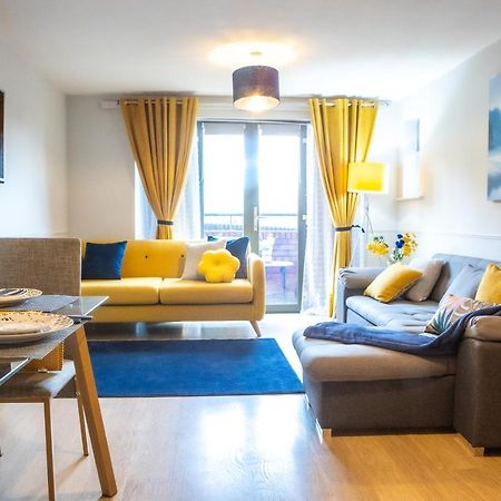 Newly Furnished Appartment Near Train Station ولفرهامبتون المظهر الخارجي الصورة