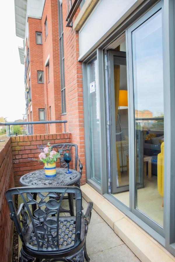 Newly Furnished Appartment Near Train Station ولفرهامبتون المظهر الخارجي الصورة