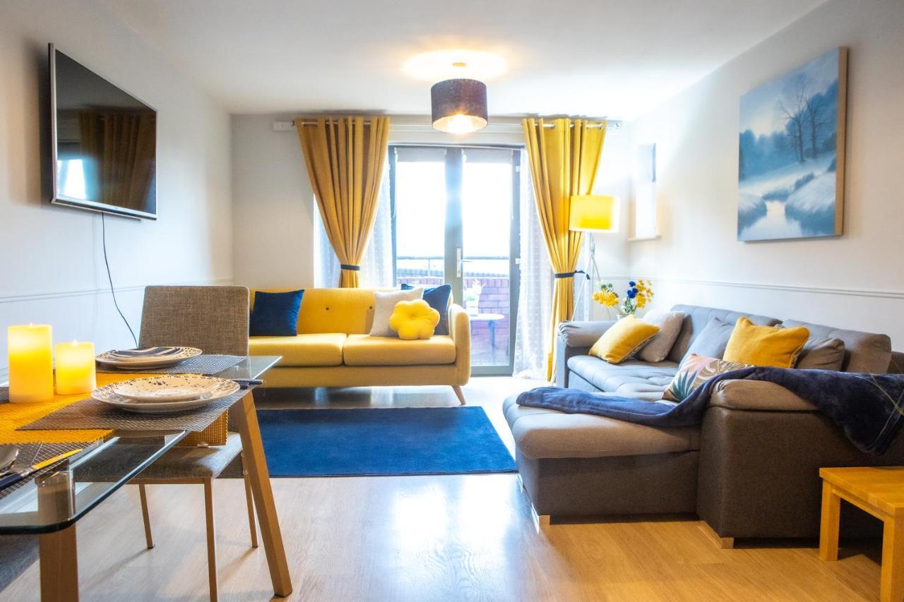 Newly Furnished Appartment Near Train Station ولفرهامبتون المظهر الخارجي الصورة