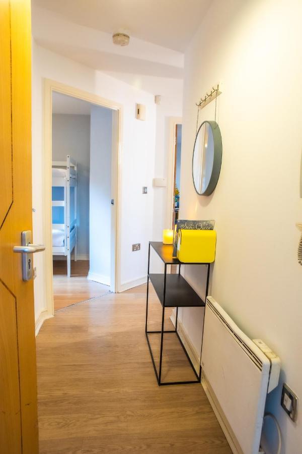 Newly Furnished Appartment Near Train Station ولفرهامبتون المظهر الخارجي الصورة