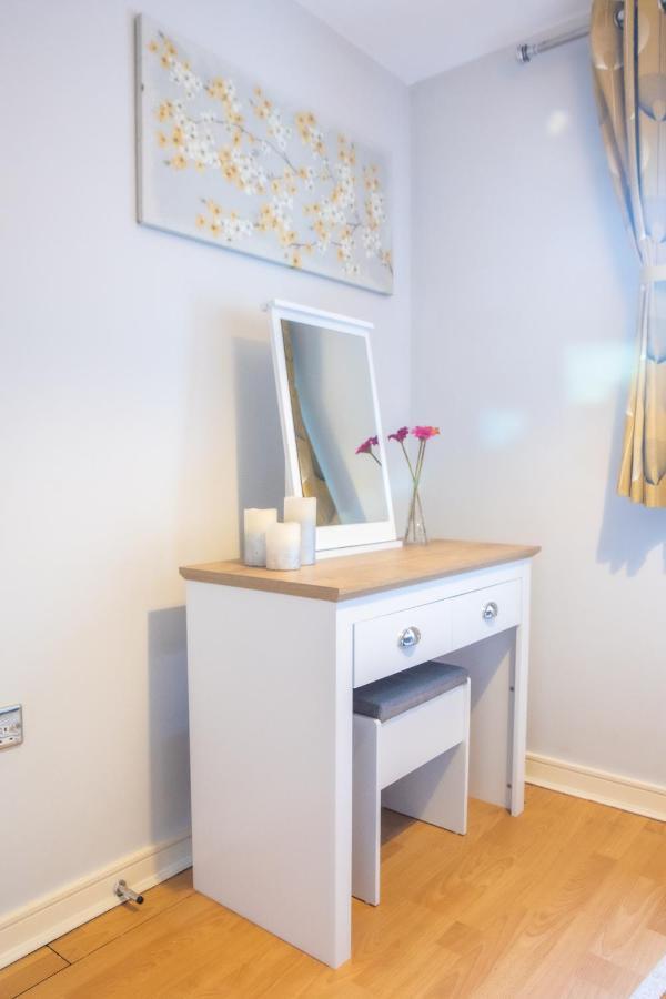 Newly Furnished Appartment Near Train Station ولفرهامبتون المظهر الخارجي الصورة