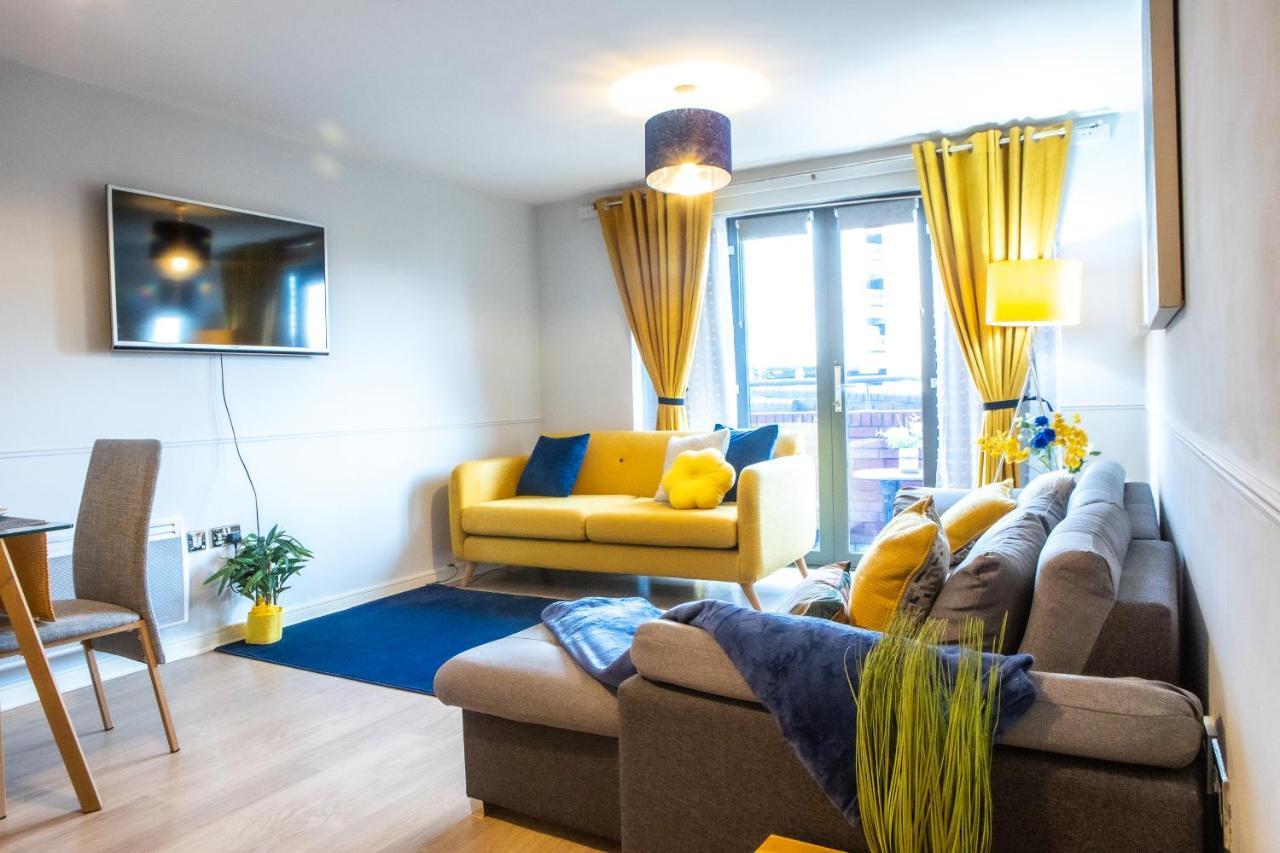 Newly Furnished Appartment Near Train Station ولفرهامبتون المظهر الخارجي الصورة