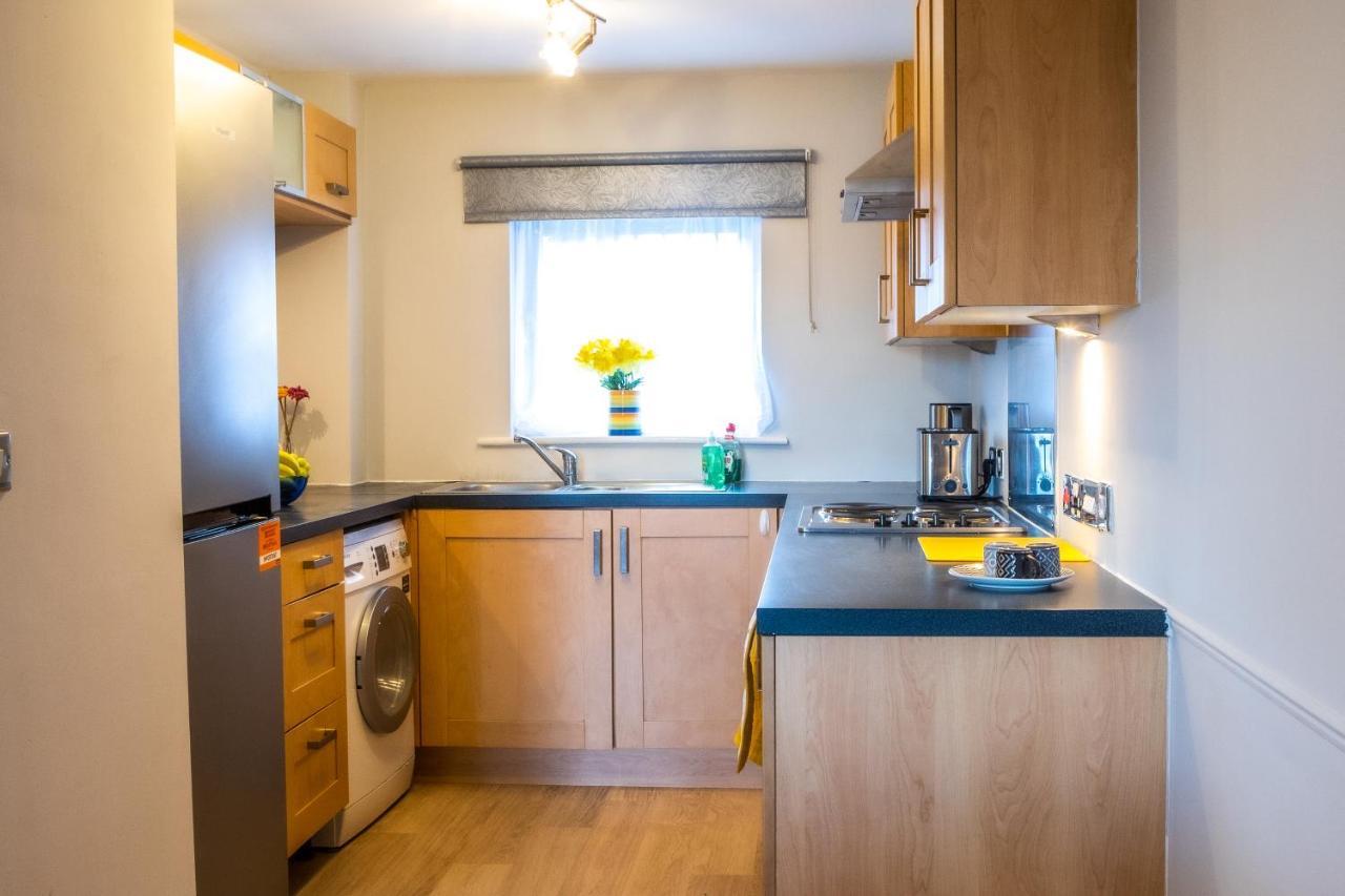 Newly Furnished Appartment Near Train Station ولفرهامبتون المظهر الخارجي الصورة